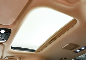 Подержанный автомобиль Kia Carnival 2020 года (14 фото)