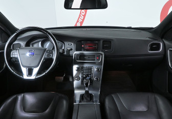Подержанный автомобиль Volvo S60 2017 года (8 фото)