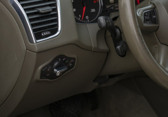 Подержанный автомобиль Audi Q5 2012 года (15 фото)