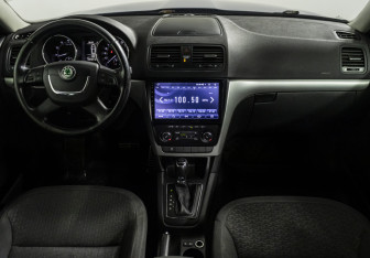 Подержанный автомобиль Skoda Yeti 2013 года (13 фото)