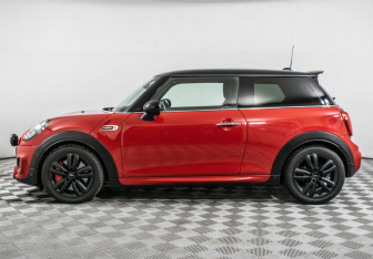 Подержанный автомобиль MINI Hatch 2018 года (8 фото)