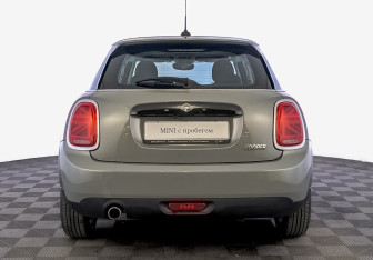 Подержанный автомобиль MINI Hatch 2020 года (6 фото)