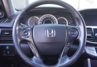 Подержанный автомобиль Honda Accord Sedan 2013 года (14 фото)