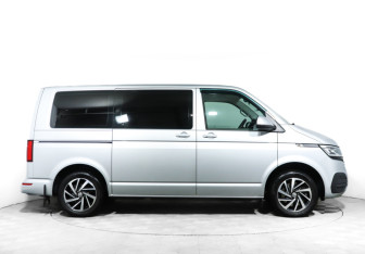 Подержанный автомобиль Volkswagen Caravelle 2020 года (4 фото)