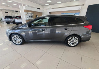 Подержанный автомобиль Ford Focus Wagon 2016 года (8 фото)