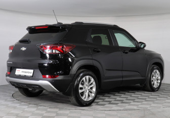 Подержанный автомобиль Chevrolet TrailBlazer 2021 года (5 фото)