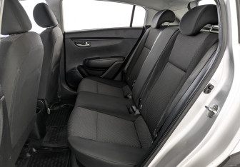 Подержанный автомобиль Kia Rio Hatchback 2021 года (17 фото)