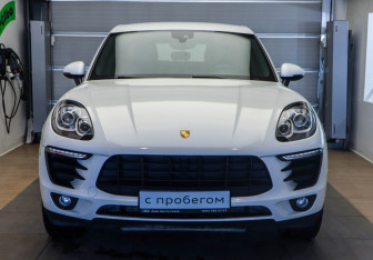 Подержанный автомобиль Porsche Macan 2016 года (2 фото)