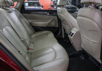 Подержанный автомобиль Hyundai Sonata 2017 года (12 фото)