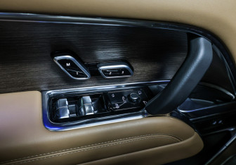 Подержанный автомобиль Land Rover Range Rover 2022 года (22 фото)