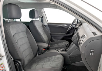 Подержанный автомобиль Volkswagen Tiguan 2017 года (24 фото)