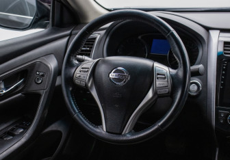 Подержанный автомобиль Nissan Teana 2014 года (15 фото)