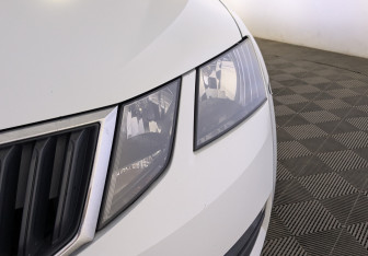 Подержанный автомобиль Skoda Octavia Liftback 2020 года (11 фото)