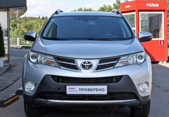 Подержанный автомобиль Toyota RAV4 2014 года (2 фото)
