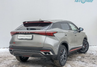 Подержанный автомобиль Omoda C5 2023 года (5 фото)