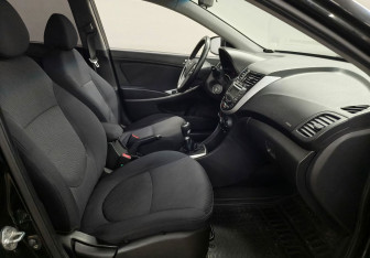 Подержанный автомобиль Hyundai Solaris Sedan 2011 года (9 фото)