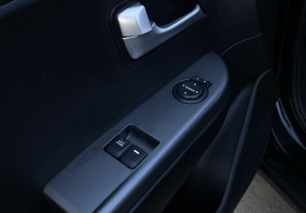 Подержанный автомобиль Kia Rio Sedan 2016 года (17 фото)