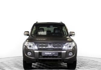 Подержанный автомобиль Mitsubishi Pajero 2012 года (2 фото)