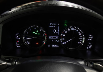 Подержанный автомобиль Lexus LX 2017 года (13 фото)