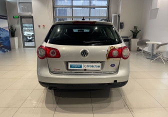Подержанный автомобиль Volkswagen Passat Wagon 2007 года (5 фото)