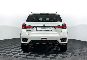 Подержанный автомобиль Mitsubishi ASX 2021 года (6 фото)