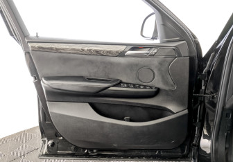 Подержанный автомобиль BMW X4 2018 года (19 фото)