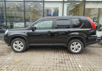 Подержанный автомобиль Nissan X-Trail 2011 года (5 фото)