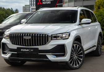 Подержанный автомобиль Geely Monjaro 2025 года (21 фото)
