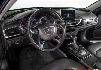 Подержанный автомобиль Audi A6 Sedan 2017 года (12 фото)
