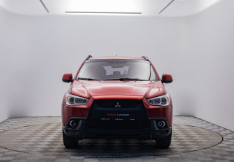 Подержанный автомобиль Mitsubishi ASX 2011 года (2 фото)