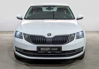 Подержанный автомобиль Skoda Octavia Liftback 2019 года (2 фото)