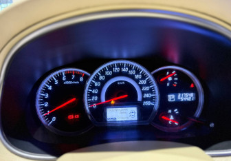 Подержанный автомобиль Nissan Teana 2011 года (13 фото)