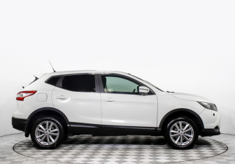 Подержанный автомобиль Nissan Qashqai 2014 года (4 фото)