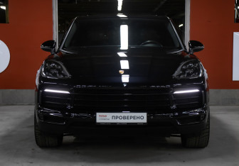 Подержанный автомобиль Porsche Cayenne 2021 года (2 фото)