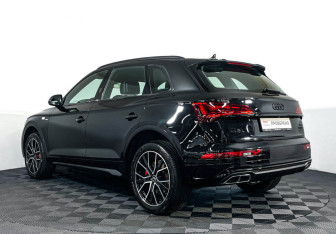 Подержанный автомобиль Audi Q5 2025 года (7 фото)