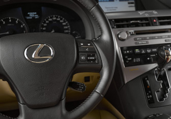 Подержанный автомобиль Lexus RX 2010 года (18 фото)