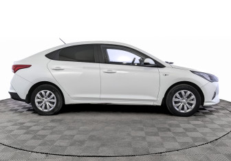 Подержанный автомобиль Hyundai Solaris Sedan 2020 года (4 фото)