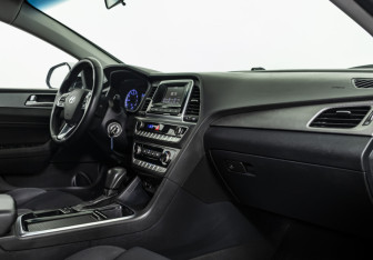 Подержанный автомобиль Hyundai Sonata 2019 года (14 фото)
