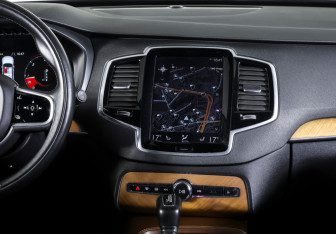 Подержанный автомобиль Volvo XC90 2018 года (15 фото)