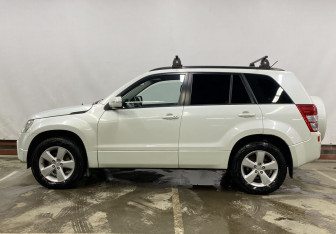 Подержанный автомобиль Suzuki Grand Vitara 2008 года (4 фото)