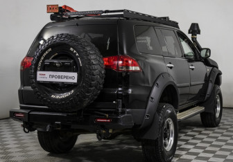 Подержанный автомобиль Mitsubishi Pajero Sport 2014 года (5 фото)