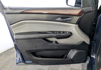 Подержанный автомобиль Cadillac SRX 2011 года (19 фото)