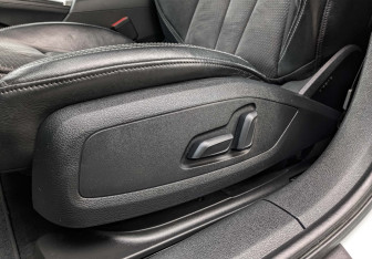 Подержанный автомобиль Audi A4 Sedan 2017 года (21 фото)