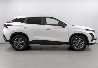 Подержанный автомобиль Omoda C5 2024 года (4 фото)