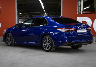 Подержанный автомобиль Toyota Camry Sedan 2021 года (7 фото)