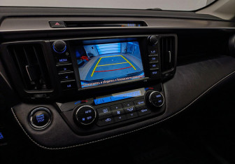Подержанный автомобиль Toyota RAV4 2019 года (16 фото)