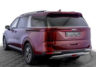 Подержанный автомобиль Kia Carnival 2022 года (7 фото)