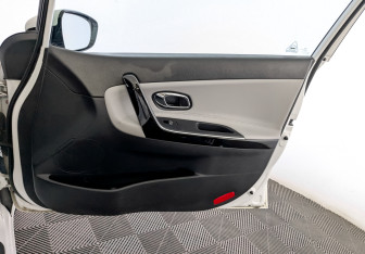 Подержанный автомобиль Kia Ceed Wagon 2017 года (23 фото)