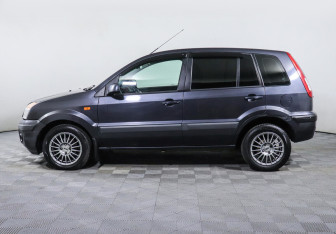 Подержанный автомобиль Ford Fusion 2007 года (3 фото)