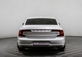 Подержанный автомобиль Volvo S90 2017 года (6 фото)
